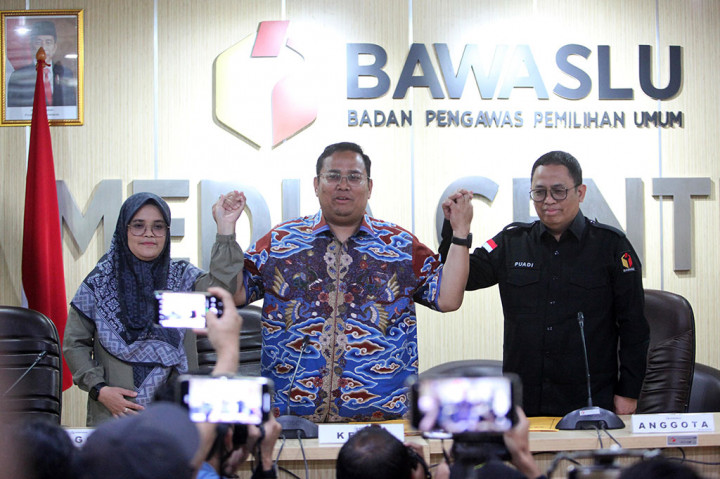 Bukan hanya itu, Puadi juga menerangkan penggantian surat suara justru berpotensi menghilangkan hak pilih warga negara. Pasalnya, tidak boleh dilakukan pergantian surat suara lebih dari satu kali jika kembali terjadi kerusakan surat suara berikutnya.